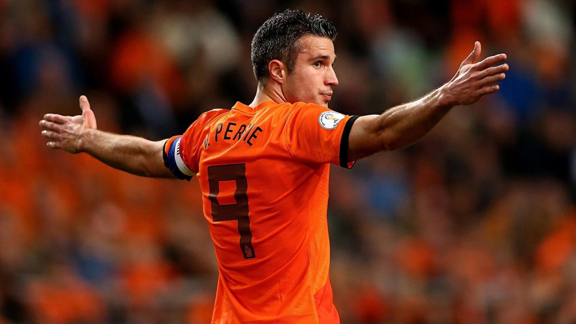 九游APP-瑞士骑手马丁·福克斯（Martin Fuchs）在巴黎奥运会上与“Leone Jei”马匹共同夺得障碍赛银牌，展现默契配合。