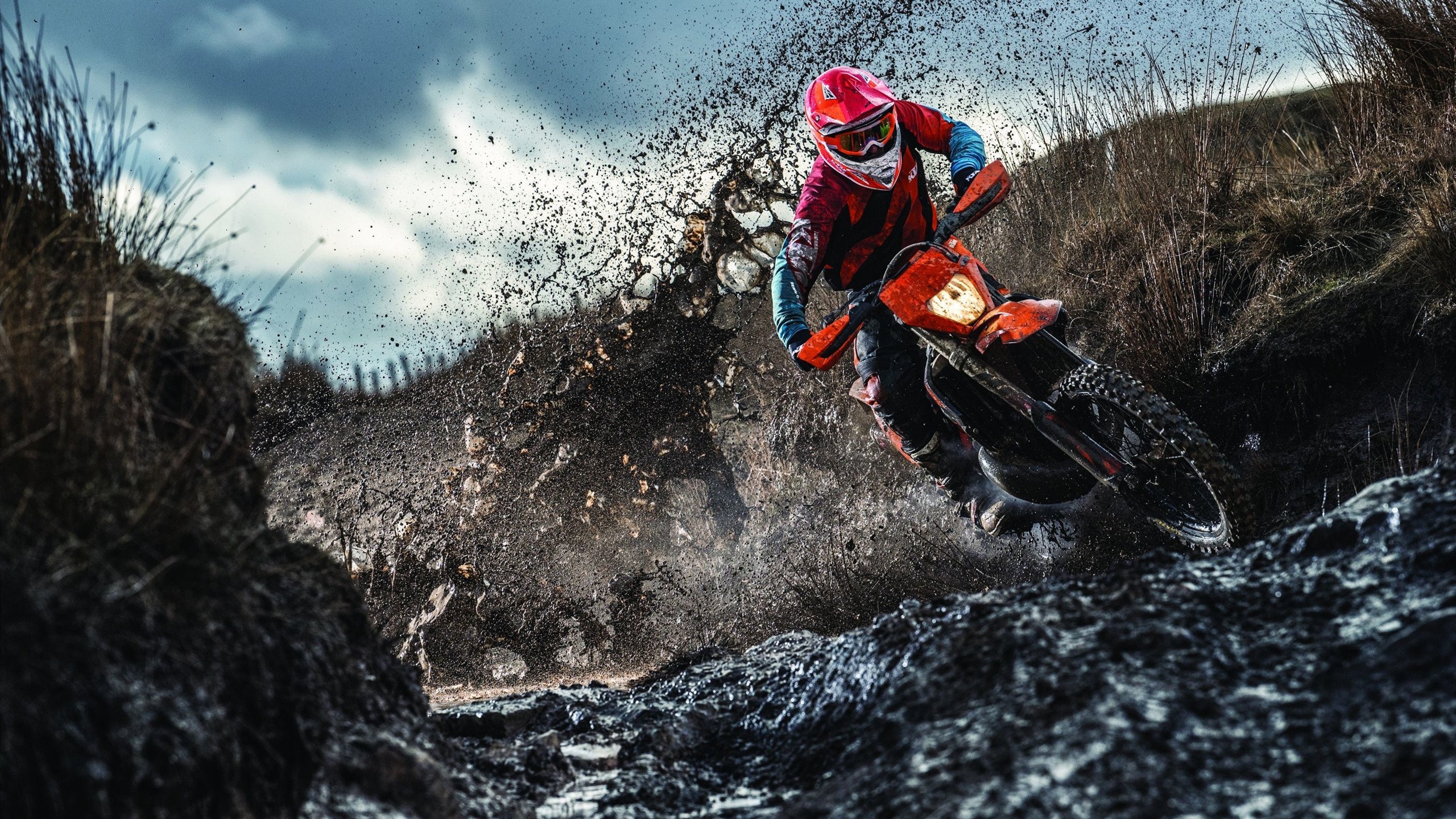 九游娱乐-赛后新闻：车手对比赛的真实感受，赛车手的好处与坏处