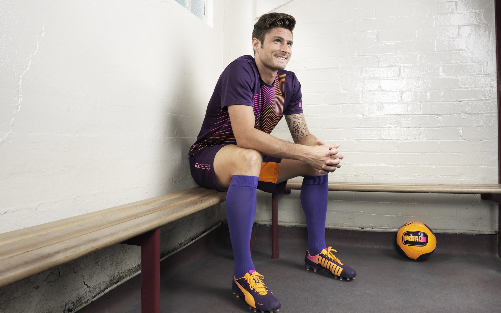 足球游戏联动中超IP开启虚拟赛事赛季,虚拟足球真的不能碰